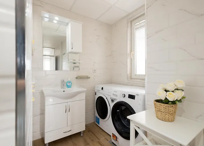 Cozy With Amazing View Apartment